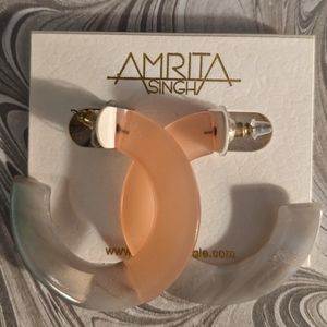 Amrita Singh hoops/post